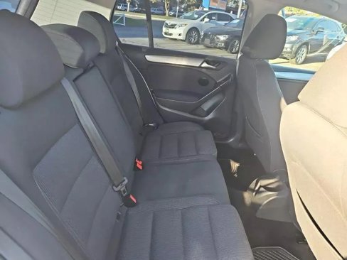 Used 2011 Volkswagen Golf 4-Door image 13