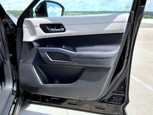 Used 2023 Nissan Pathfinder SL image 17