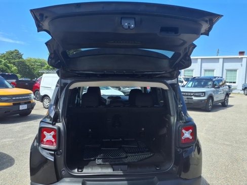 Used 2021 Jeep Renegade Latitude w/ Convenience Group image 7