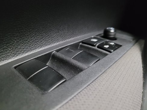 Used 2021 Toyota Corolla LE w/ Carpet Mat Package (TMS) image 27