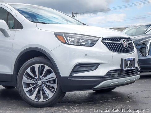 Used 2022 Buick Encore Preferred w/ Safety Package II image 2