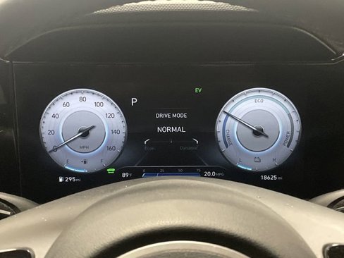 Used 2023 Hyundai Elantra Limited w/ Winter Weather Package image 18
