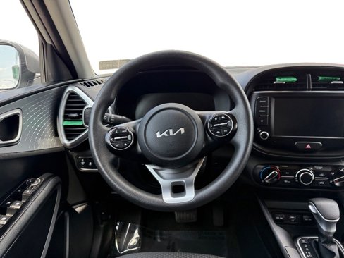 Used 2023 Kia Soul LX image 16