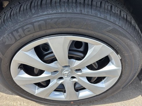 Used 2024 Toyota Corolla LE image 12