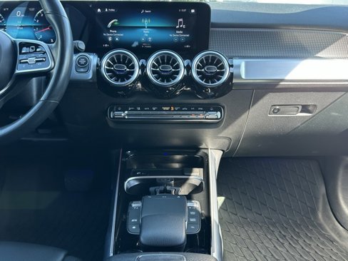 Used 2022 Mercedes-Benz GLB 250 4MATIC image 14