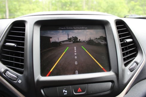 Used 2016 Jeep Cherokee Latitude w/ Comfort/Convenience Group image 27