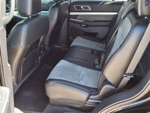 Used 2017 Ford Explorer XLT w/ Equipment Group 202A image 34
