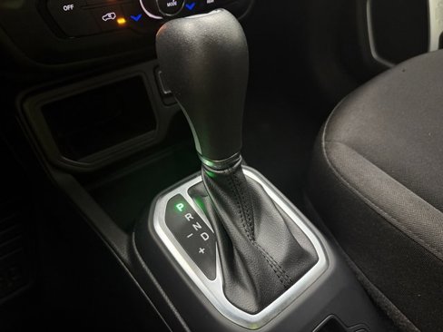 Used 2020 Jeep Renegade Latitude image 20