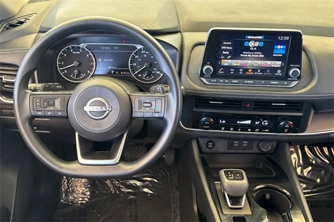 Used 2024 Nissan Rogue SV image 16