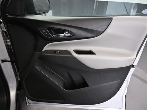 Used 2020 Chevrolet Equinox LS w/ LS Convenience Package image 36