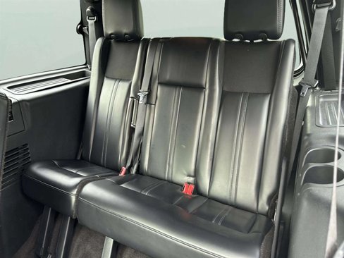 Used 2016 Lincoln Navigator Select image 15