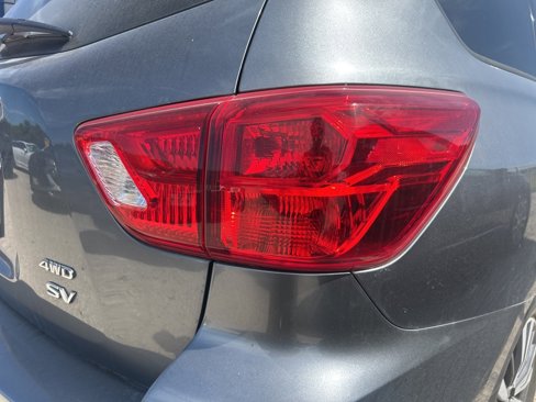 Used 2020 Nissan Pathfinder SV image 31