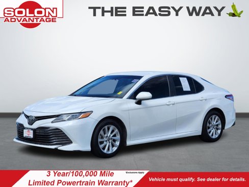 Used 2018 Toyota Camry LE image 1