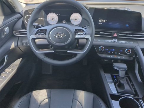 Used 2023 Hyundai Elantra Limited w/ Preferred Accessory Package image 14