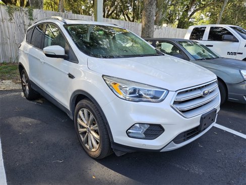Used 2018 Ford Escape Titanium image 3