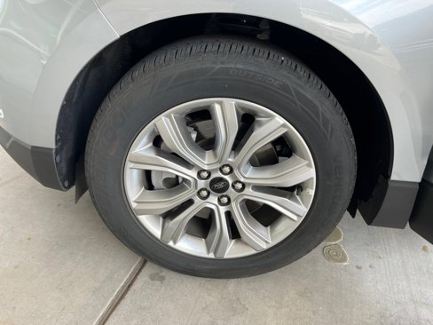 Used 2024 Ford Edge Titanium image 26