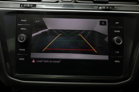 Used 2021 Volkswagen Tiguan SE image 10