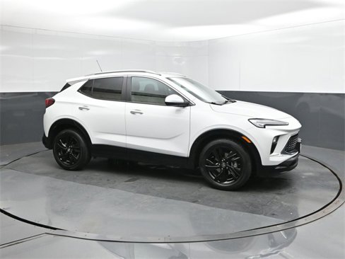 Used 2024 Buick Encore GX Sport Touring image 17