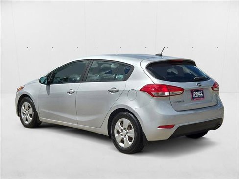 Used 2017 Kia Forte LX image 7