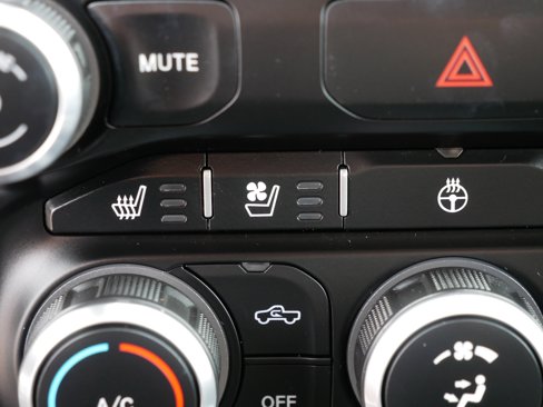 Used 2019 RAM 1500 Laramie image 31
