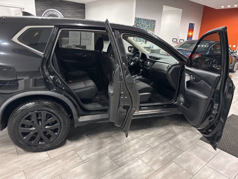 Used 2017 Nissan Rogue S image 15