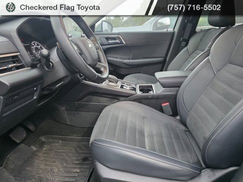 Used 2024 Mitsubishi Outlander SE image 9