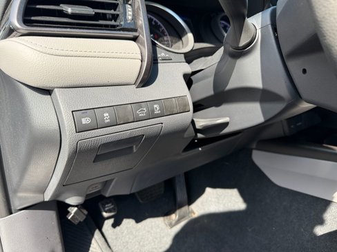 Used 2024 Toyota Camry LE w/ Convenience Package image 24