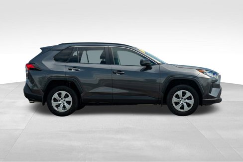 Used 2019 Toyota RAV4 LE image 8