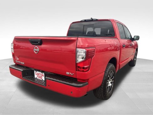 Used 2023 Nissan Titan SV image 5