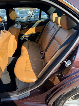 Used 2010 Mercedes-Benz E 550 4MATIC Sedan image 12
