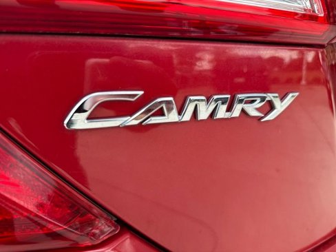 Used 2012 Toyota Camry SE image 8