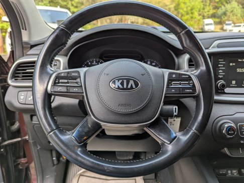 Used 2019 Kia Sorento S image 8