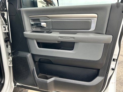 Used 2015 RAM 3500 Big Horn image 12