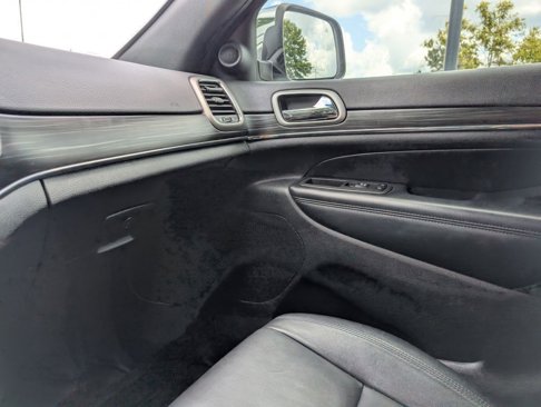 Used 2022 Jeep Grand Cherokee Limited image 31
