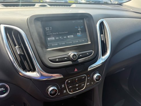 Used 2018 Chevrolet Equinox LT image 19