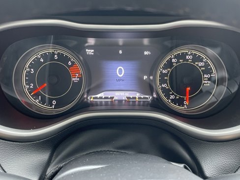 Used 2018 Jeep Cherokee Trailhawk image 12