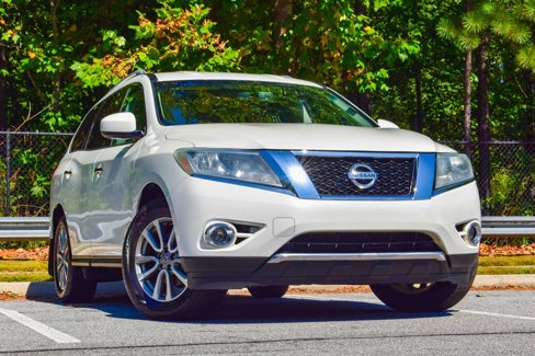 Used 2015 Nissan Pathfinder SV image 8