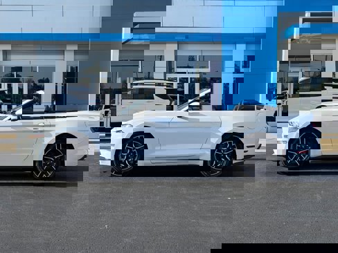 Used 2022 Ford Mustang Premium image 4