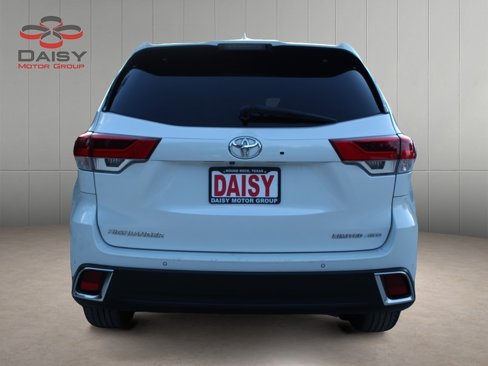 Used 2017 Toyota Highlander Limited image 6