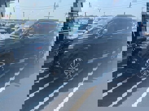 Used 2019 Hyundai Santa Fe Limited image 3