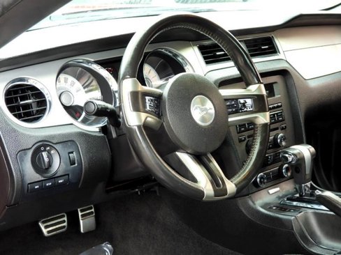 Used 2011 Ford Mustang Premium image 26