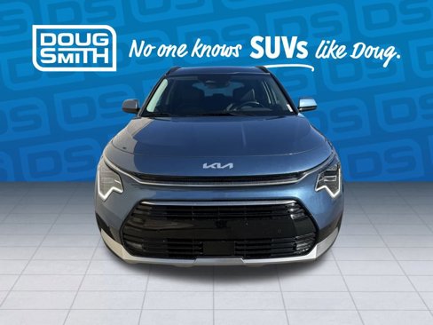 Used 2023 Kia Niro SX Touring image 6