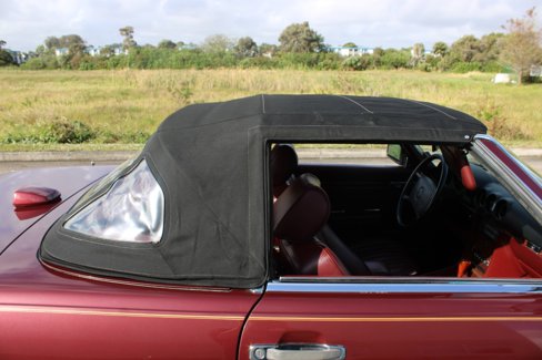 Used 1987 Mercedes-Benz 560 SL image 6