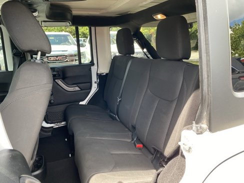 Used 2015 Jeep Wrangler Unlimited Sport image 25