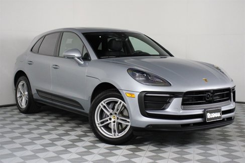 Certified 2025 Porsche Macan image 9
