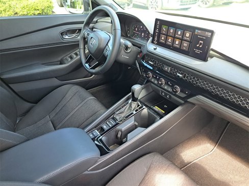 Used 2025 Honda Accord Sport image 15