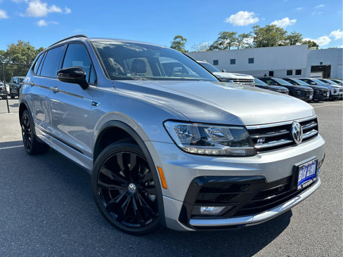 Used 2021 Volkswagen Tiguan SE R-Line image 2
