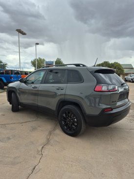 Used 2023 Jeep Cherokee Altitude Lux image 7