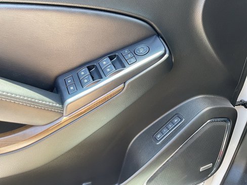 Used 2018 GMC Yukon Denali image 17