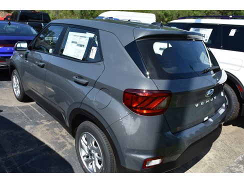 New 2025 Hyundai Venue SE image 4